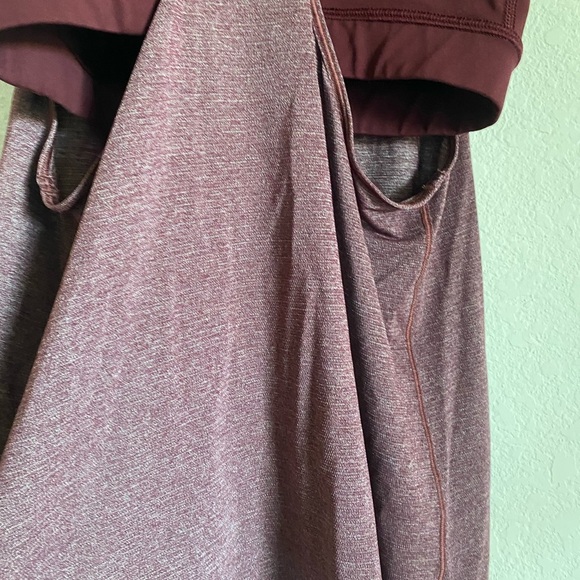 Lululemon Extra Mile 2 In 1 Tank Heathered Garnet / Garnet Athleisure Workout 4 - Picture 9 of 10